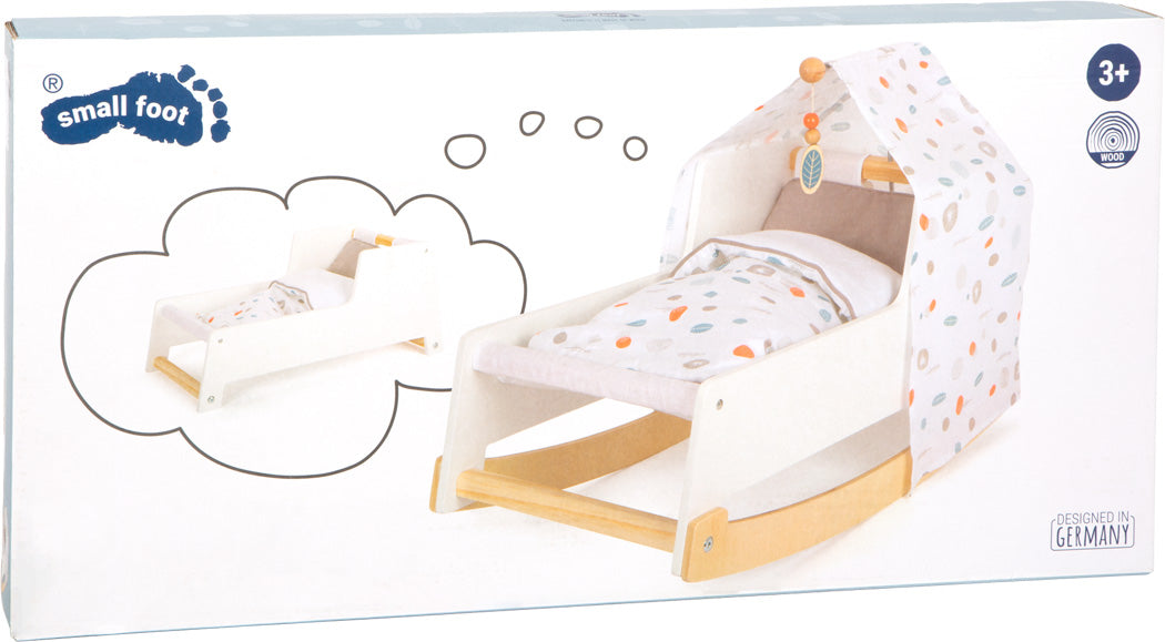 Spielzeug-Schaukelwiege aus Holz mit gepunktetem Himmel, Bettzeug und Mobile im skandinavischen Design, geeignet für Kinder ab 3 Jahren.