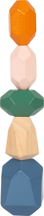 Fünf bunte, facettierte Balancierbausteine aus Holz sind vertikal übereinandergestapelt und fördern spielerisch nach Montessori-Pädagogik die Feinmotorik Ihres Kindes.