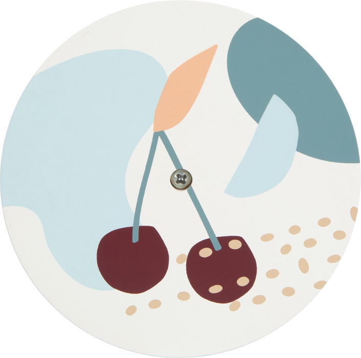 Abstrakte Kunst von zwei Kirschen mit Blättern auf rundem Hintergrund, hervorgehoben durch blaue und beige Formen und Punkte – perfekt für eine Kinderküche oder alle, die skandinavisches Design lieben.
