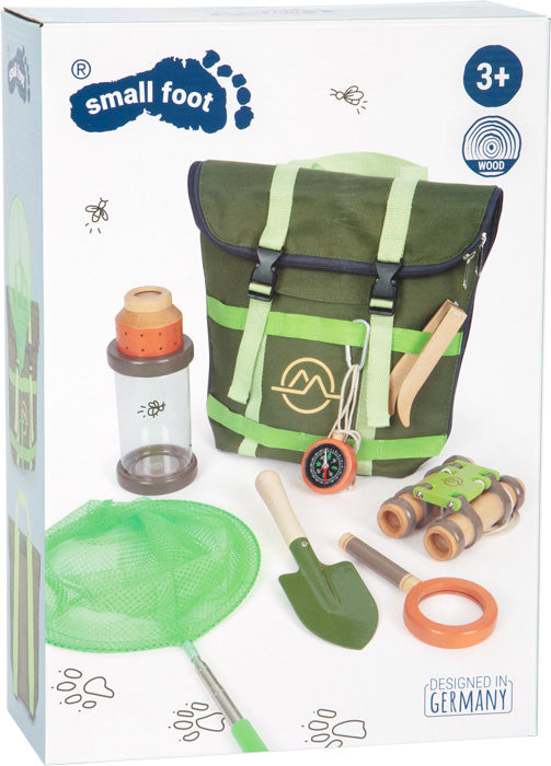 Grünes Kinder-Abenteuerset mit Rucksack, Kescher, Schaufel, Fernglas, Lupe, Insektenglas – perfektes Entdeckerspielzeug für Abenteuertouren. Für Kinder ab 3 Jahren.