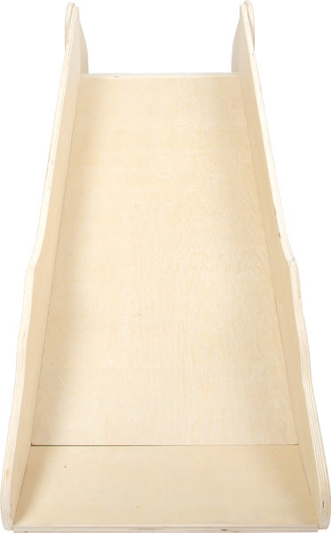 Hochwertige Holzrutsche mit hohen Seitenpanels, als perfekte Kleinkindrutsche und Indoor-Spielzeug, aus der Vogelperspektive fotografiert.