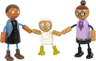 Drei hölzerne Biegepuppen halten sich an den Händen und ähneln einer Patchwork-Familie mit einem Kind in der Mitte – perfekt für fantasievolles Spielen in jedem Puppenhaus.