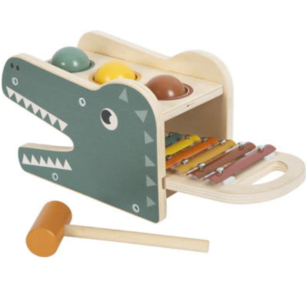 Holzspielzeug Krokodil für Motorikspaß: Enthält ein Klopfspiel mit Bällen zum Hämmern und ein farbenfrohes Regenbogen-Xylophon sowie einen kleinen Holzhammer.