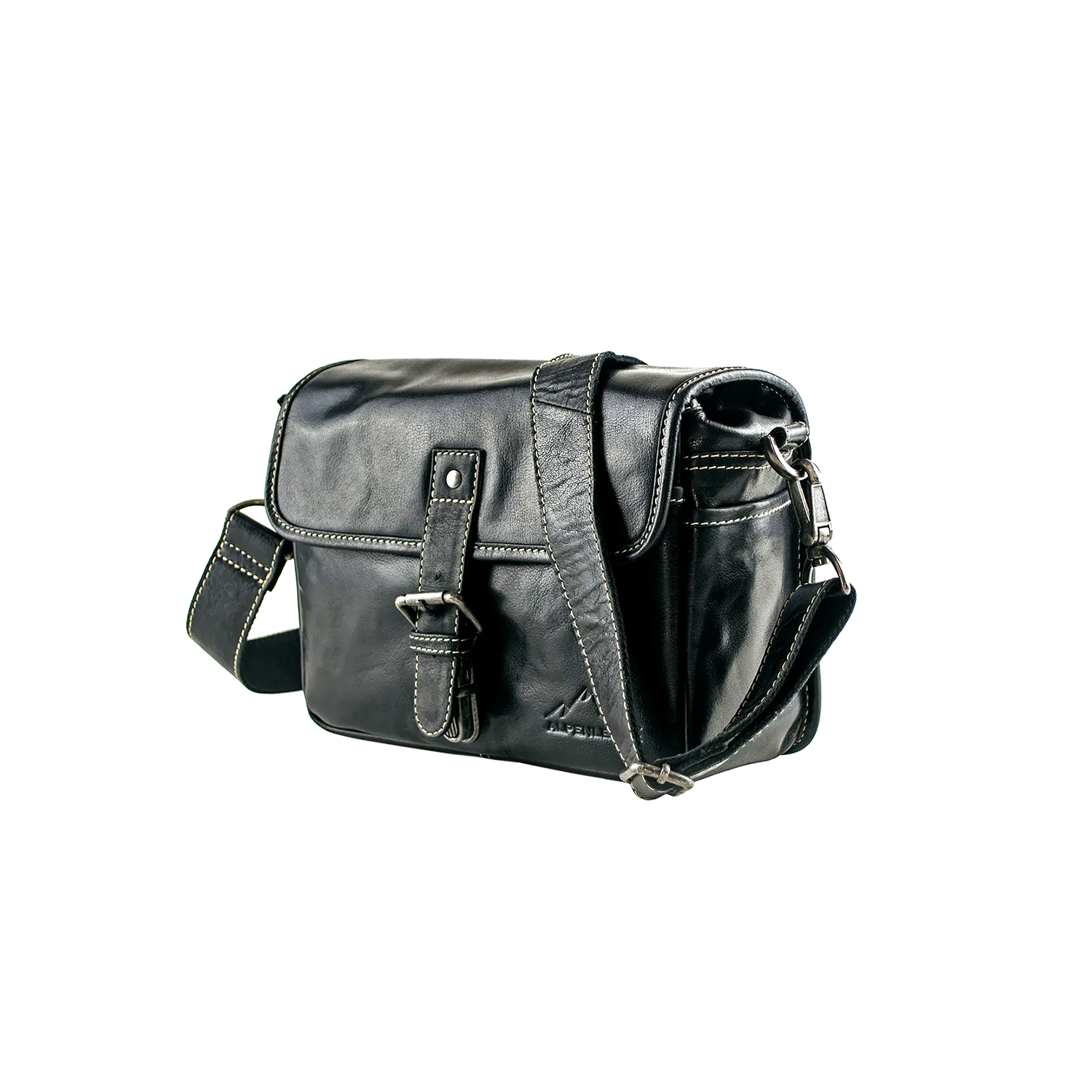 Die Alpenleder Kameratasche PRESSE ist eine stilvolle schwarze Umhängetasche aus Leder mit Klappdeckel, Schnallenverschluss und verstellbarem Tragegurt – ideal für Hobbyfotografen. Mit sichtbaren Nähten, polierter Oberfläche und Innenpolsterung zum Schutz der Kameraausrüstung ist sie die ideale Kombination aus Stil und Funktionalität.