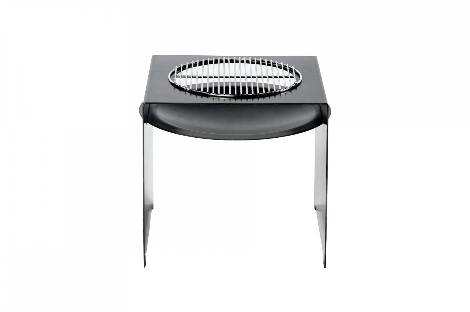 Moderner, minimalistischer Tischgrill mit Edelstahl-Grillrost und schwarzem Rechteckrahmen, inspiriert vom Feuerschale BASIC-Design, vor weißem Hintergrund.