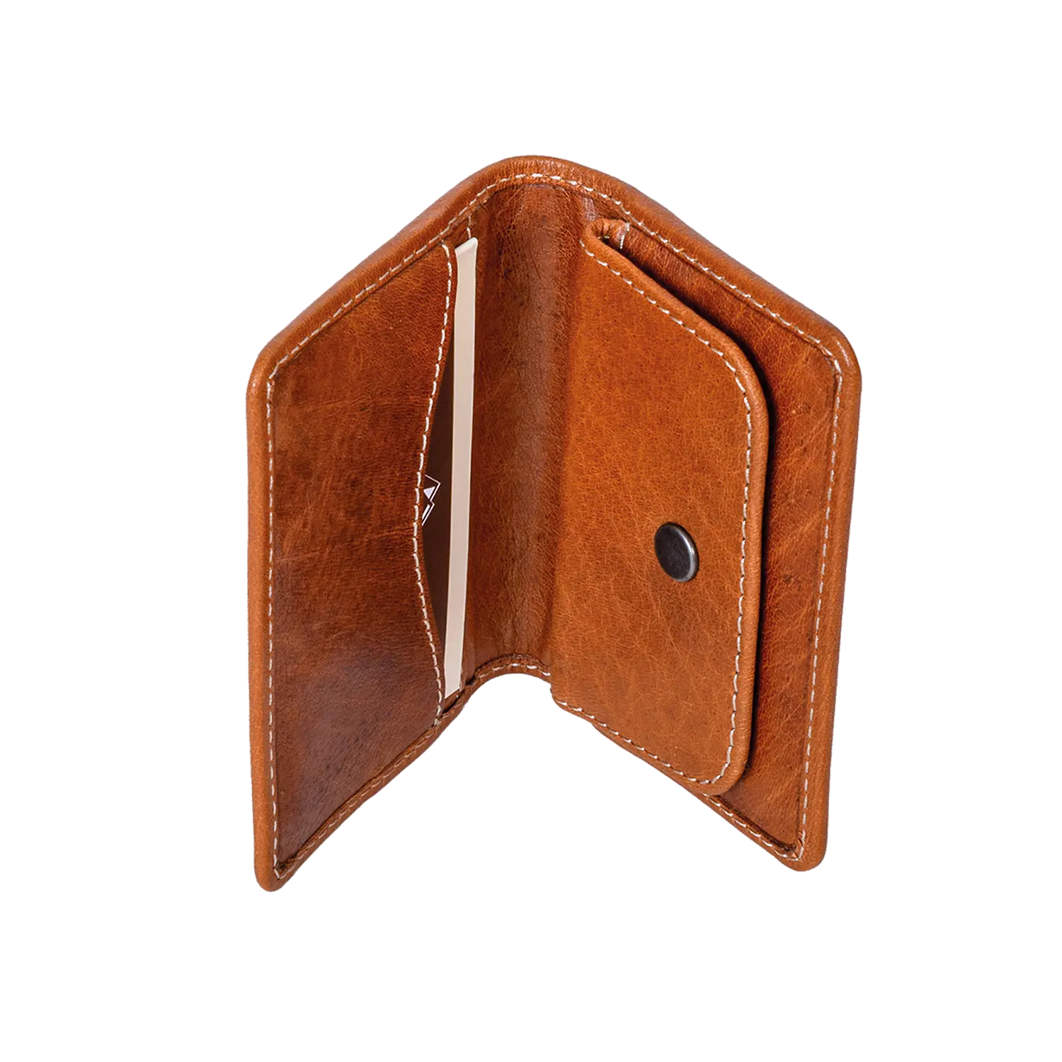 Der Alpenleder Geldbeutel MONETEN ist eine klassische Geldbörse aus braunem Leder mit sichtbaren Nähten und schlichtem Design. Er verfügt über eine Echtlederkonstruktion und eine kleine Klappe auf der rechten Seite und vereint Eleganz und Funktionalität.