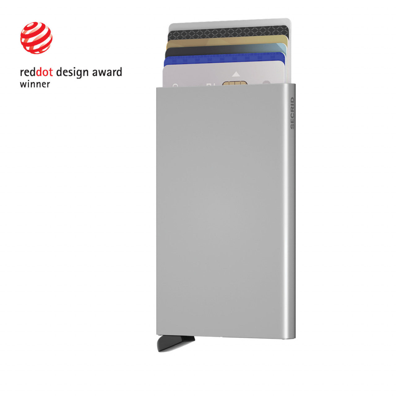 Schlankes, silbernes Aluminium-Kartenetui mit Bankkarten darin, mit dem Secrid Cardprotector-Design und dem Red Dot Design Award-Gewinnerlogo auf der linken Seite.