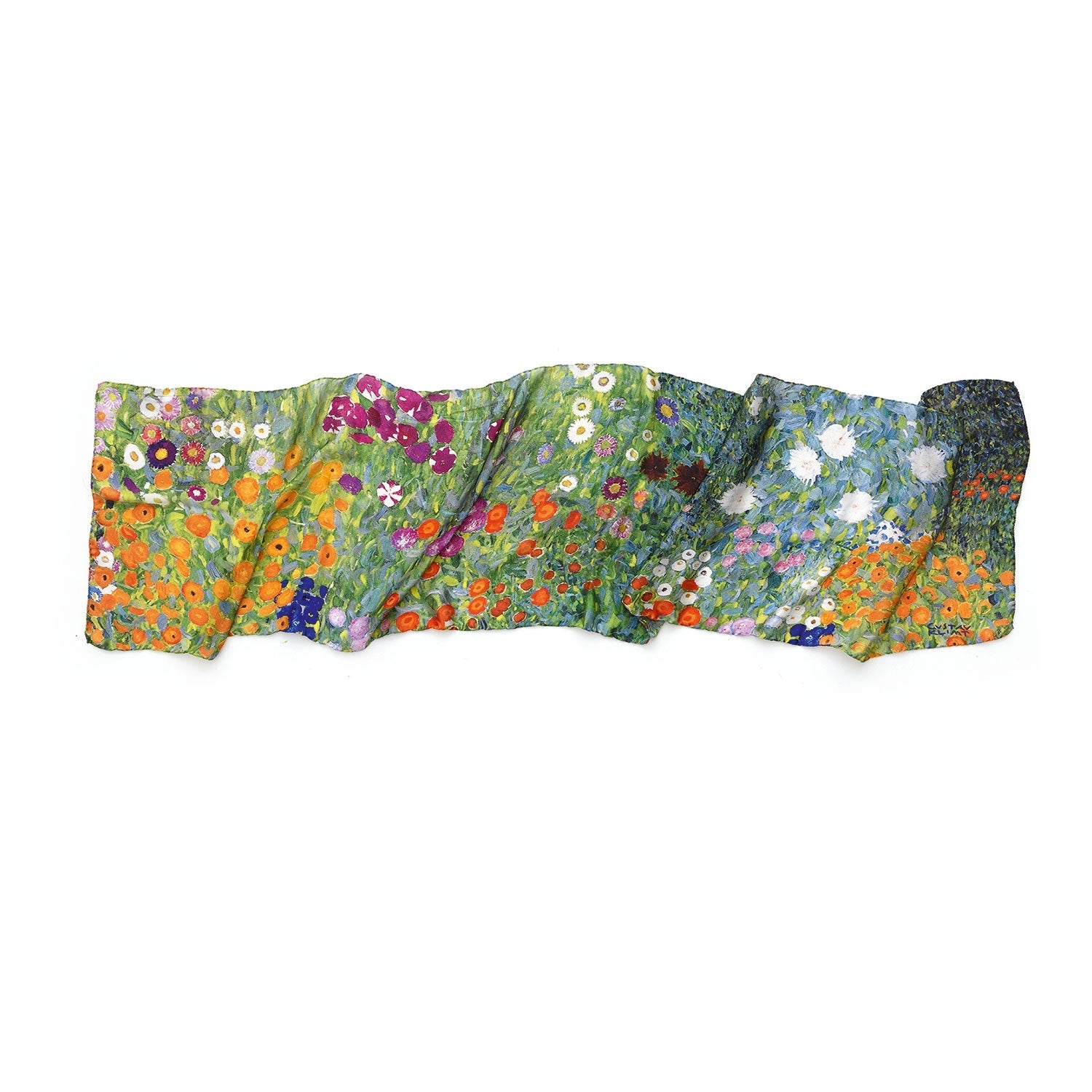 Der Seidenschal „Bauerngarten“ ist ein farbenfroher Schal mit der Reproduktion eines lebendigen Gartengemäldes im Stil Klimts, mit orangefarbenen, weißen und violetten Blüten auf grünem Hintergrund, der an impressionistische Kunst erinnert.
