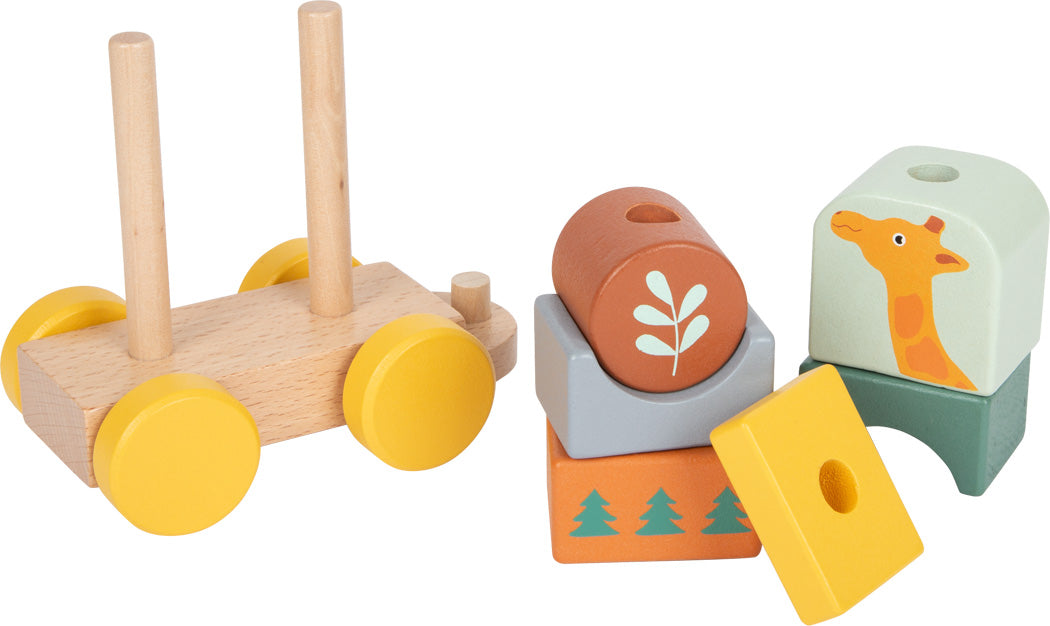 Holzspielzeugklötze und ein Wagen mit Stangen und gelben Rädern, mit Tier- und Baummotiven – perfekt für ein Steck- und Stapelspiel mit Safari-Thema oder als charmante Ergänzung zum Holzzug.