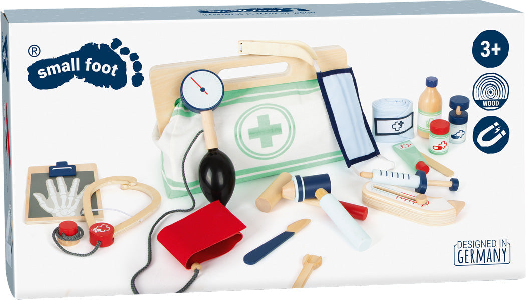 Spielzeug-Arztkoffer aus Holz mit medizinischen Instrumenten, Arzttasche, Klemmbrett und Flaschen – perfektes Arztspielzeug-Set für fantasievollen Rollenspielspaß für Kinder ab 3 Jahren.