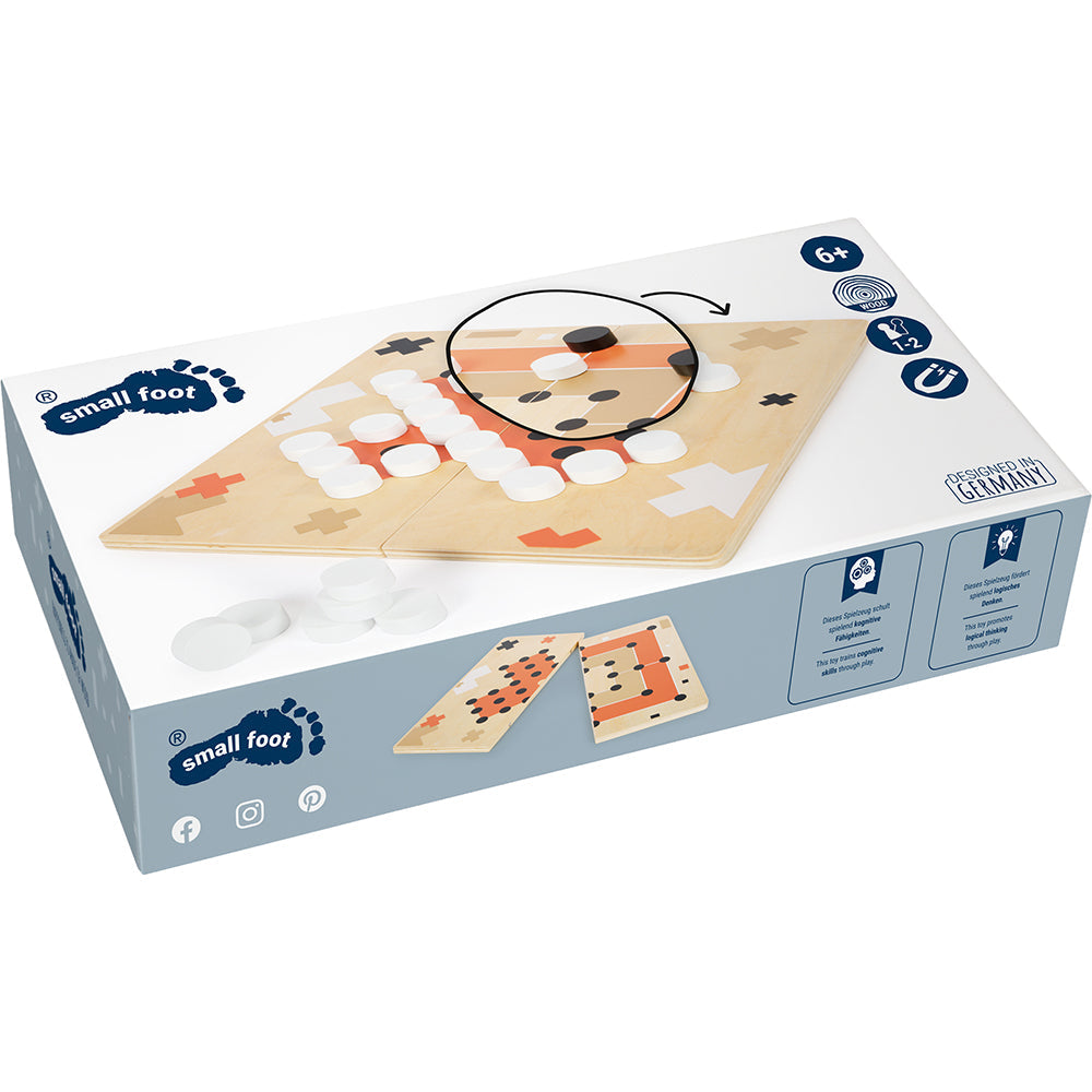 Das Solitär Brettspiel aus Holz in der Verpackung