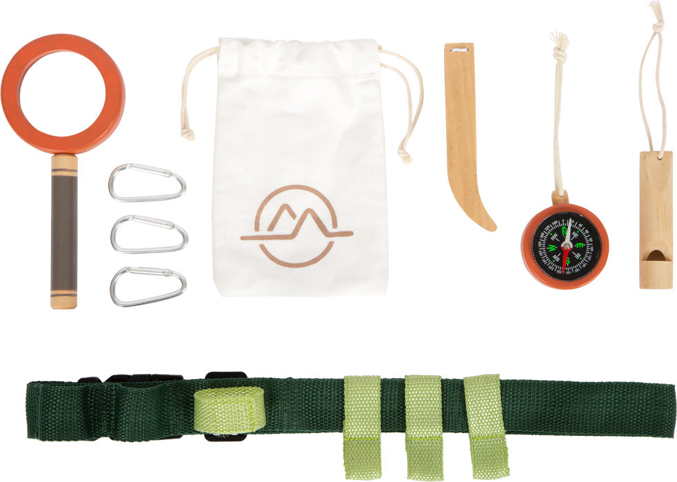 Kinder-Abenteuerset mit Lupe, Entdeckerspielzeug, Stoffbeutel, Holzwerkzeug, Kompass, Pfeife und grünem Outdoorgürtel – perfekt für Naturwanderungen und Outdoor-Spaß.
