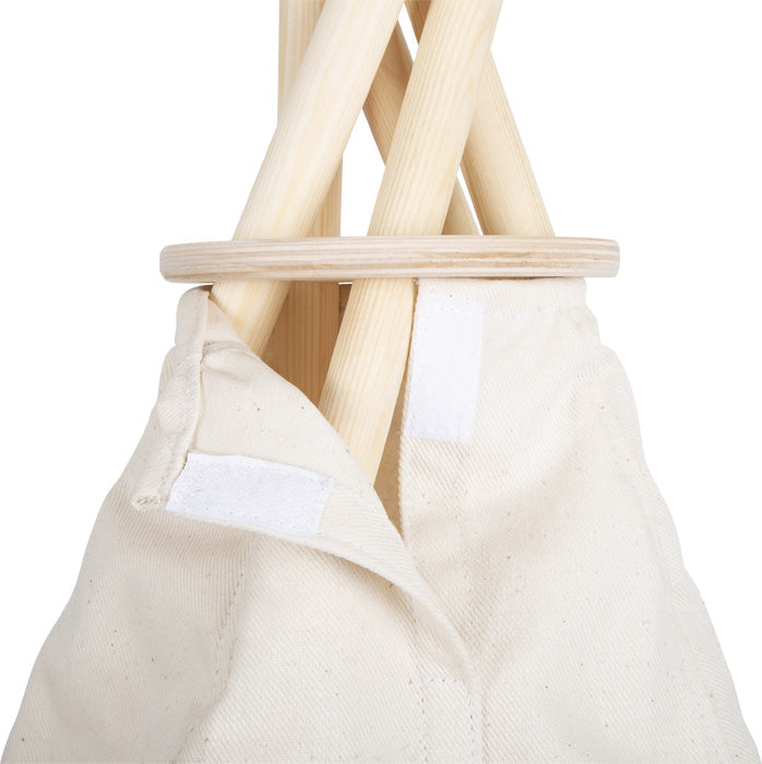 Nahaufnahme von Outdoor Zelt Tipi für Kinder Stangen, ideal für Indoor Spielzelte.