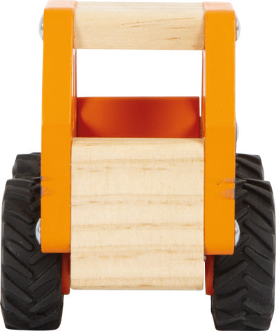 Ein kleiner Spielzeug-Gabelstapler mit orangefarbenen Seiten, schwarzen Rädern und einem Vorder- und Oberteil aus Holz – perfekt für jedes Kinderzimmer oder zum Kombinieren mit anderen Bagger-Spielzeugen.