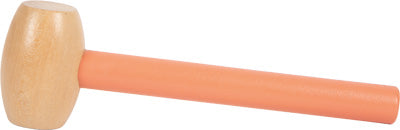 Ein Holzhammer mit hellem Kopf und orangefarbenem Griff, perfekt für kleine Motorik-Künstler zur Entwicklung ihrer motorischen Fähigkeiten, abgebildet auf weißem Hintergrund.