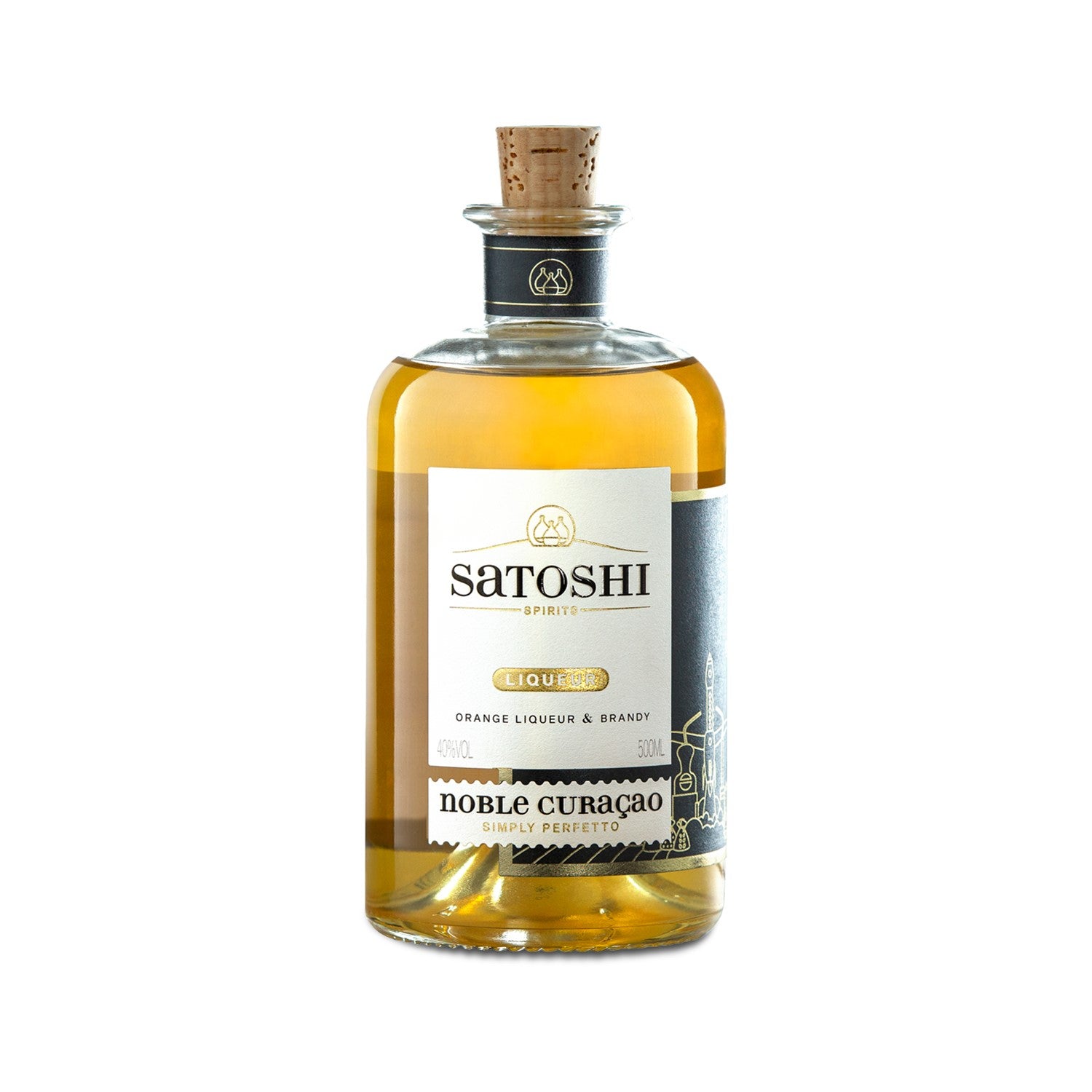Eine Flasche Satoshi Noble Curaçao Orangenlikör und Brandy mit Korkverschluss und elegantem Etikett.