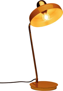 Eine gelbe Schreibtischlampe mit rundem Sockel, abgewinkeltem Stiel und freiliegender Glühbirne, eingesteckt und eingeschaltet – diese Retro-Tischleuchte verfügt über eine E27-Fassung für vielseitige Beleuchtung in Gelb- und Goldtönen.
