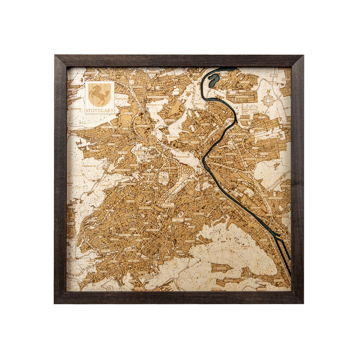 Holzgerahmte 3D-Holzwandkarte Stuttgart mit detaillierten Straßen und einem Fluss, diese handgefertigte Meisterleistung ist ein stilvolles Designobjekt für jeden Raum.