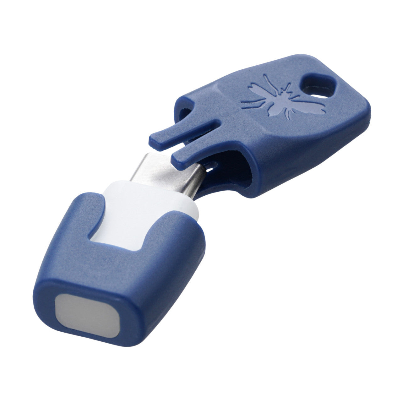 Blauer USB-C-Adapter für Android- und iPhone 15-Geräte mit Schlüsselanhängerloch und Schutzkappe – perfekt für die Nutzung Ihrer heat it® Insektenstich Behandlung.