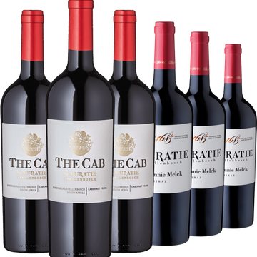 Sechs Flaschen von Muratie, das besondere Weingut – drei The Cab und drei Bonnie Melck Rotweine – sind in zwei Reihen angeordnet.