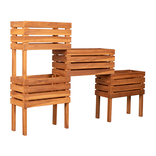 Dreistöckige Hochbeet-Pflanzkästen aus Teakholz mit Lattenseiten, in unterschiedlichen Höhen und Breiten angeordnet – perfekt für eine stilvolle Gartendekoration.