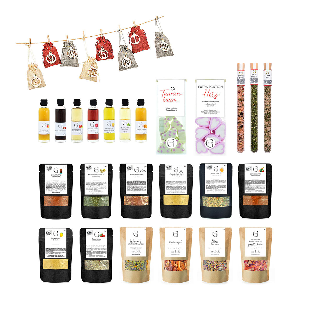 Das Bild zeigt verschiedene Gewürzbeutel  Gewürzgläser  Flaschen und Schokoladentafeln  die kunstvoll arrangiert sind  sowie kleine  nummerierte Stoffbeutel  die an einer Leine hängen.
