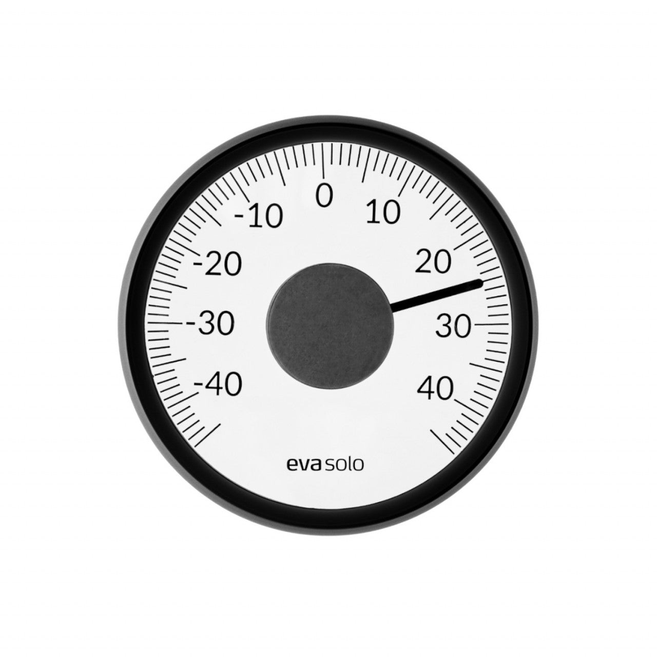 Rundes Thermometer für die Fensterscheibe, zeigt ungefähr 23 Grad Celsius an, mit weißem Zifferblatt, schwarzen Markierungen und Eva Solo-Logo – ideal zur Überwachung Ihrer Außentemperatur.