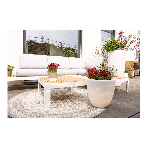 Beleuchteter Blumentopf S auf Terrasse 