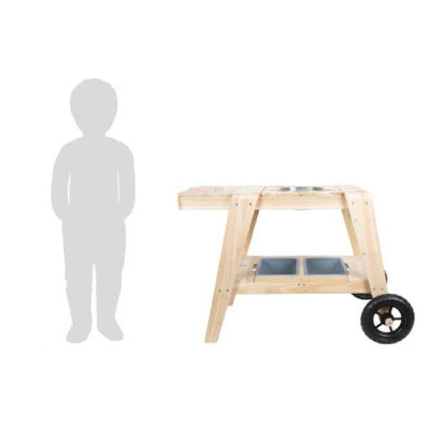 Outdoor Matschküche mit Kind abgebildet, große Größe und ideal zum Spielen im Freien.