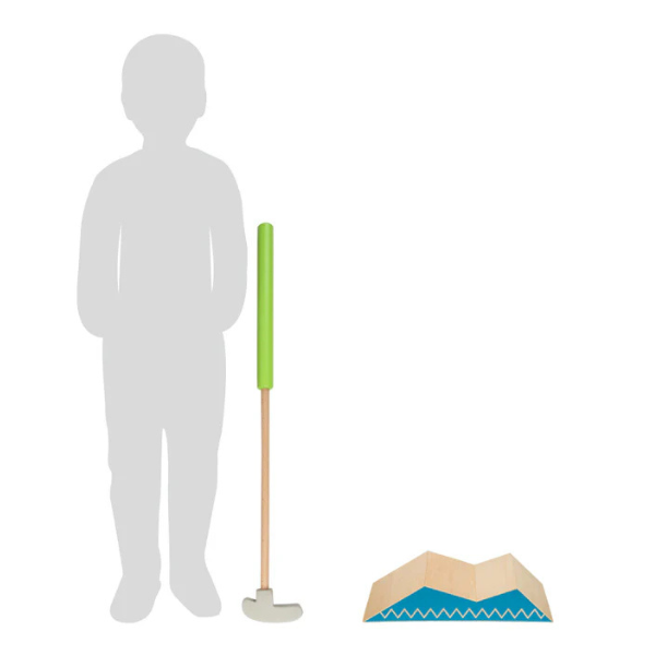 Silhouette eines Kindes mit Minigolf-Set für Kinder "Active" und einer Holzrampe in der Nähe.