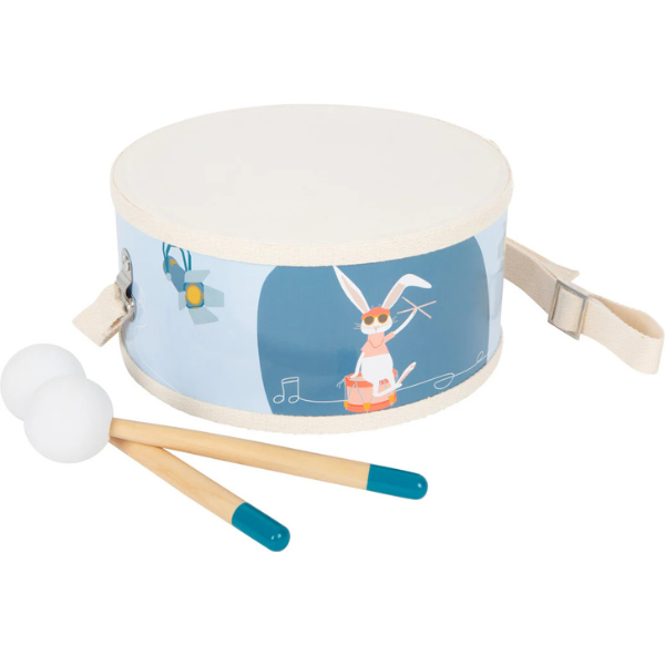 Kindertrommel für Kinder mit Hasenillustration, Riemen und zwei Trommelstöcken aus Holz mit blauen Spitzen – ideal für musikalische Früherziehung und kreatives Spielen.