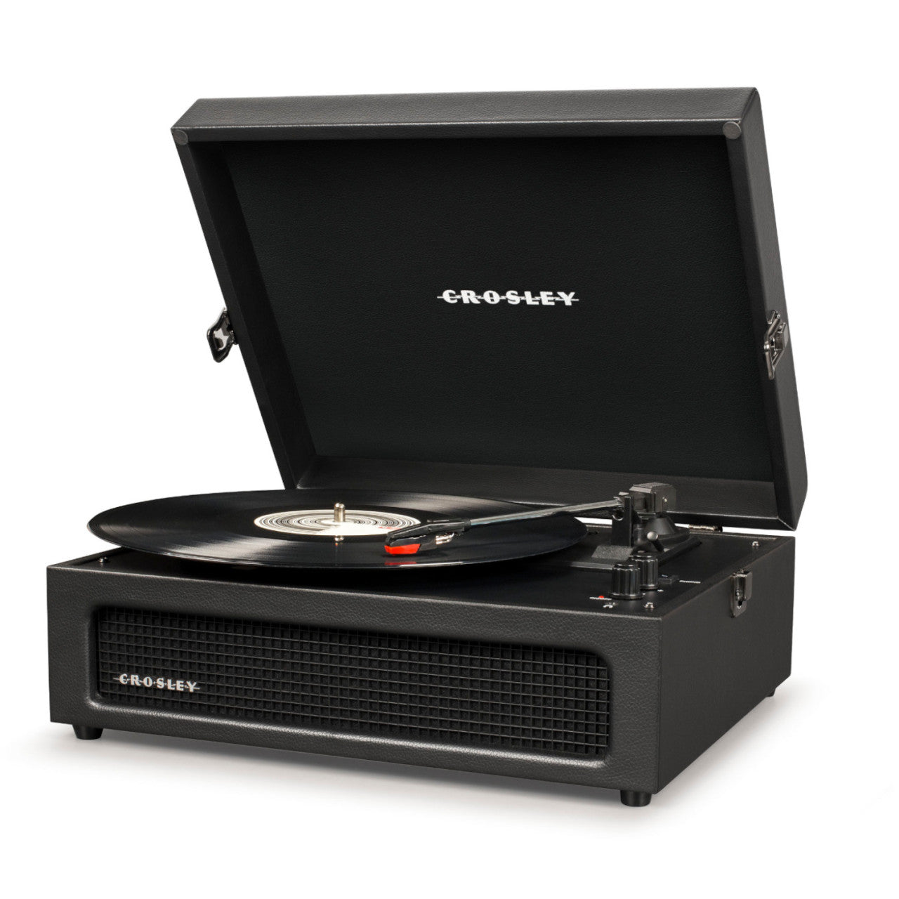 Schwarzer Crosley Bluetooth Voyager Plattenspieler mit offenem Deckel, der eine Schallplatte auf seinem Plattenteller dreht. Verfügt über integrierte Bluetooth-Lautsprecher und unterstützt 3 Geschwindigkeiten für all Ihre Hörbedürfnisse.