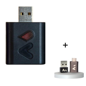 Schwarzer USB-Dongle mit pfeilförmigen Designs sowie einem kleinen Bild von zwei ähnlichen Dongles auf einer weißen Plattform – ideal für Geräte, die Lithium-Batterien verwenden und die Akkuleistung optimieren.