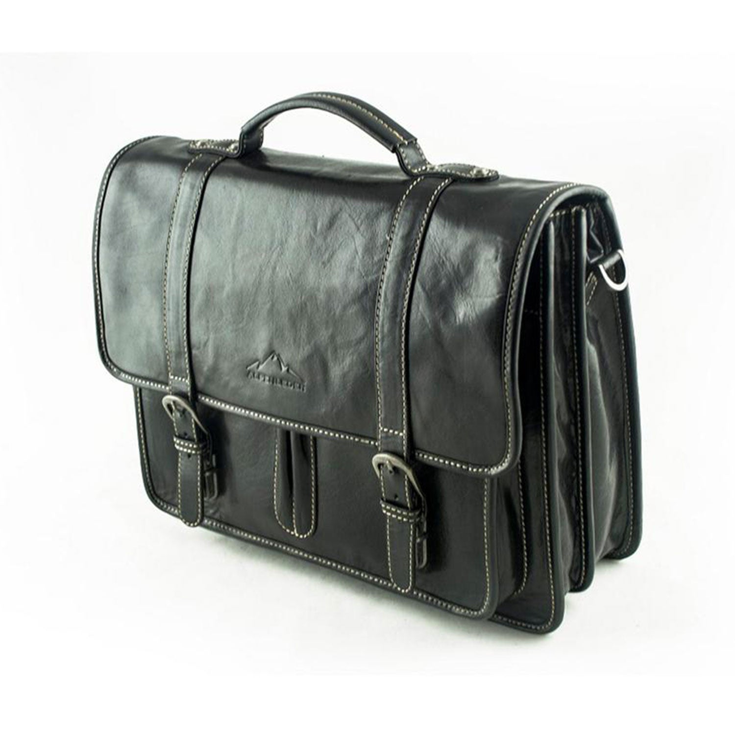 Die Aktentasche OHIO ist eine schwarze Lederaktentasche mit zwei Schnallenriemen, einem Tragegriff und markanten weißen Nähten. Die strukturierte, rechteckige Form besticht durch ein Metalllogo auf der Vorderseite und ein Laptopfach. Das Produktbild zeigt sie vor einem schlichten weißen Hintergrund.