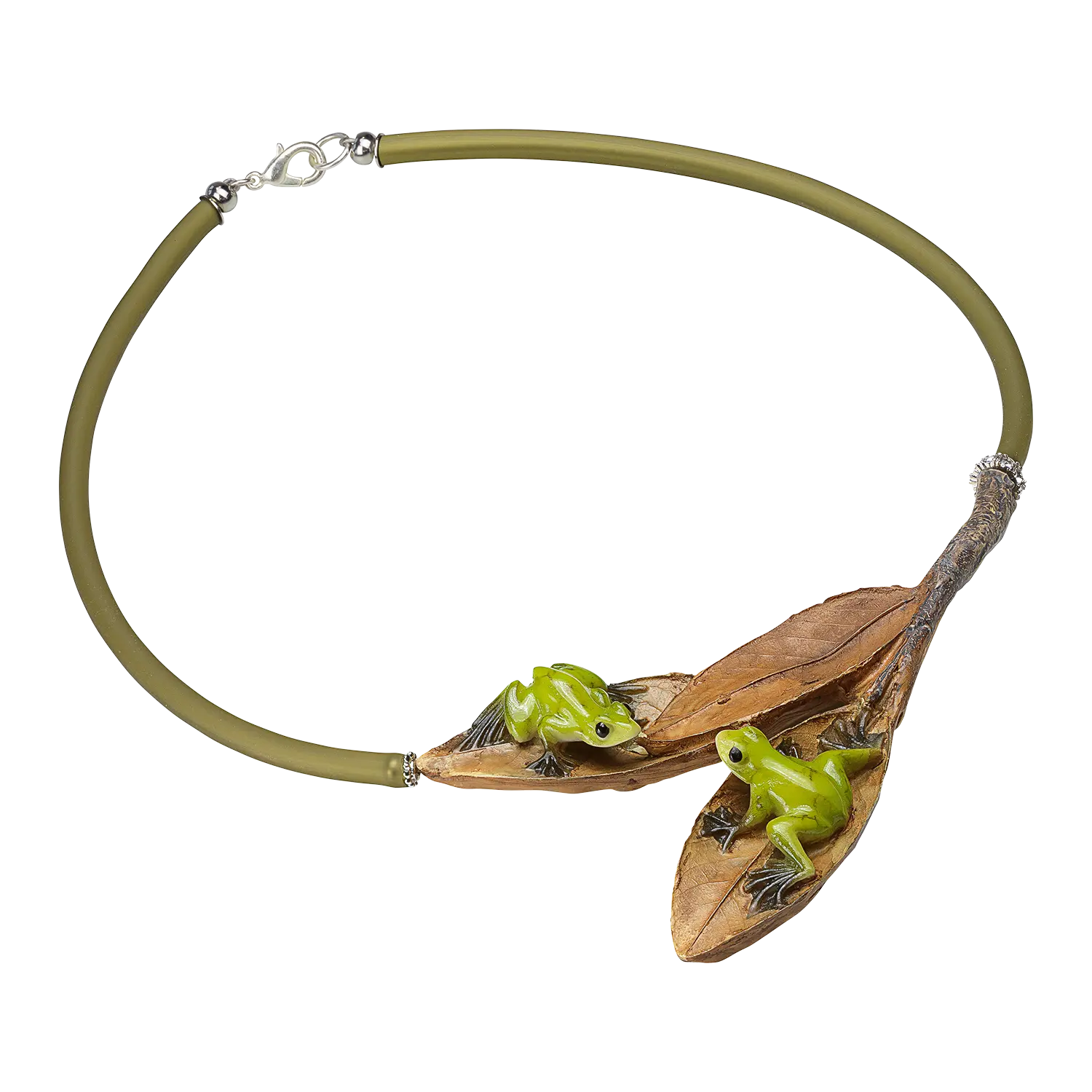 Collier "Laubfrösche" von Anna Mütz aus Naturkautschuk in grün und braun.