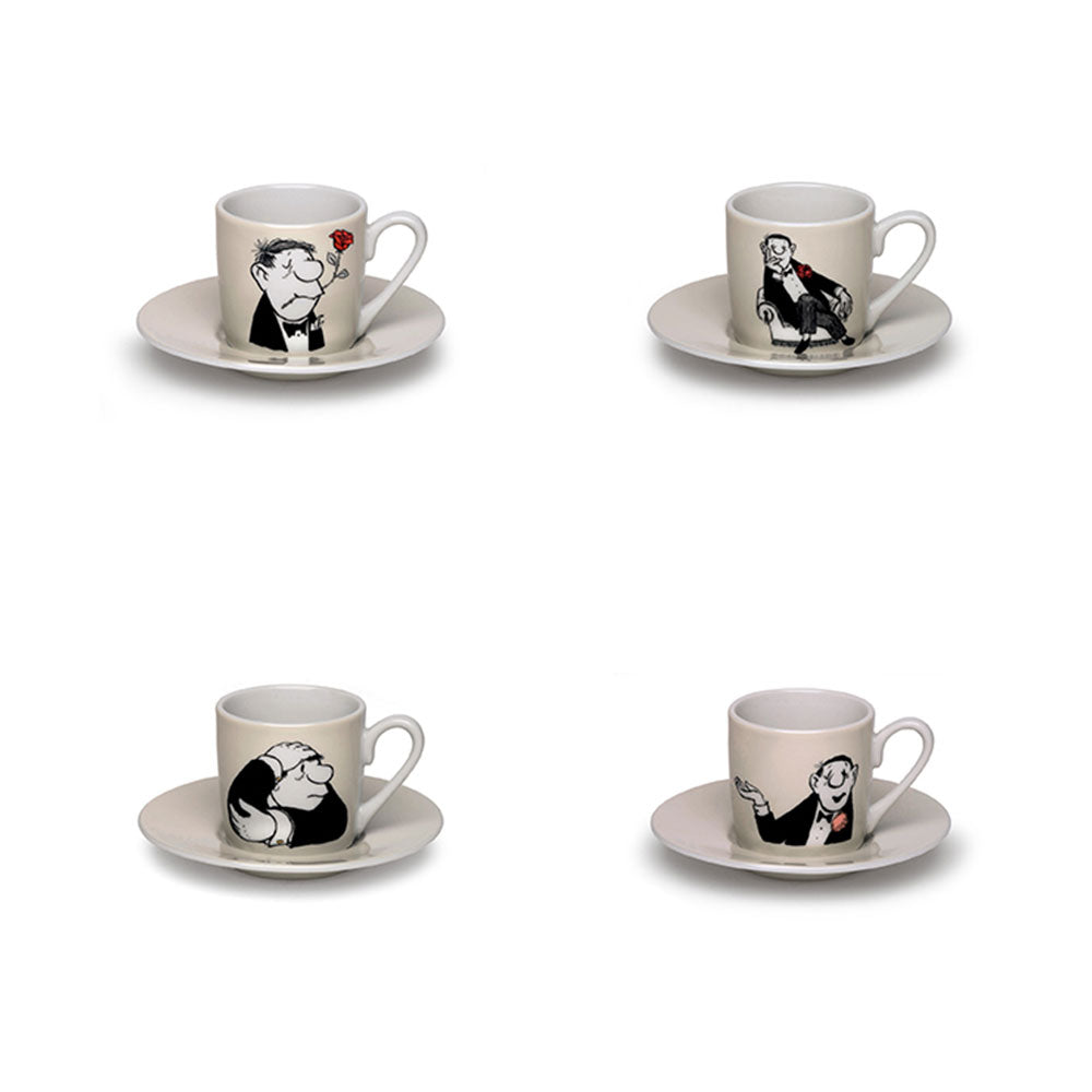 Entdecken Sie die 4 Espressotassen mit Künstlermotiven im Set aus der ars mundi Exklusiv-Edition. Dieses Set enthält vier Tassen und Untertassen mit handgezeichneten Comicfiguren von Vicco von Bülow: eine mit einer roten Blume, eine mit einem Vogelkäfig, eine mit zeigenden Armen und eine mit verschränkten Armen.