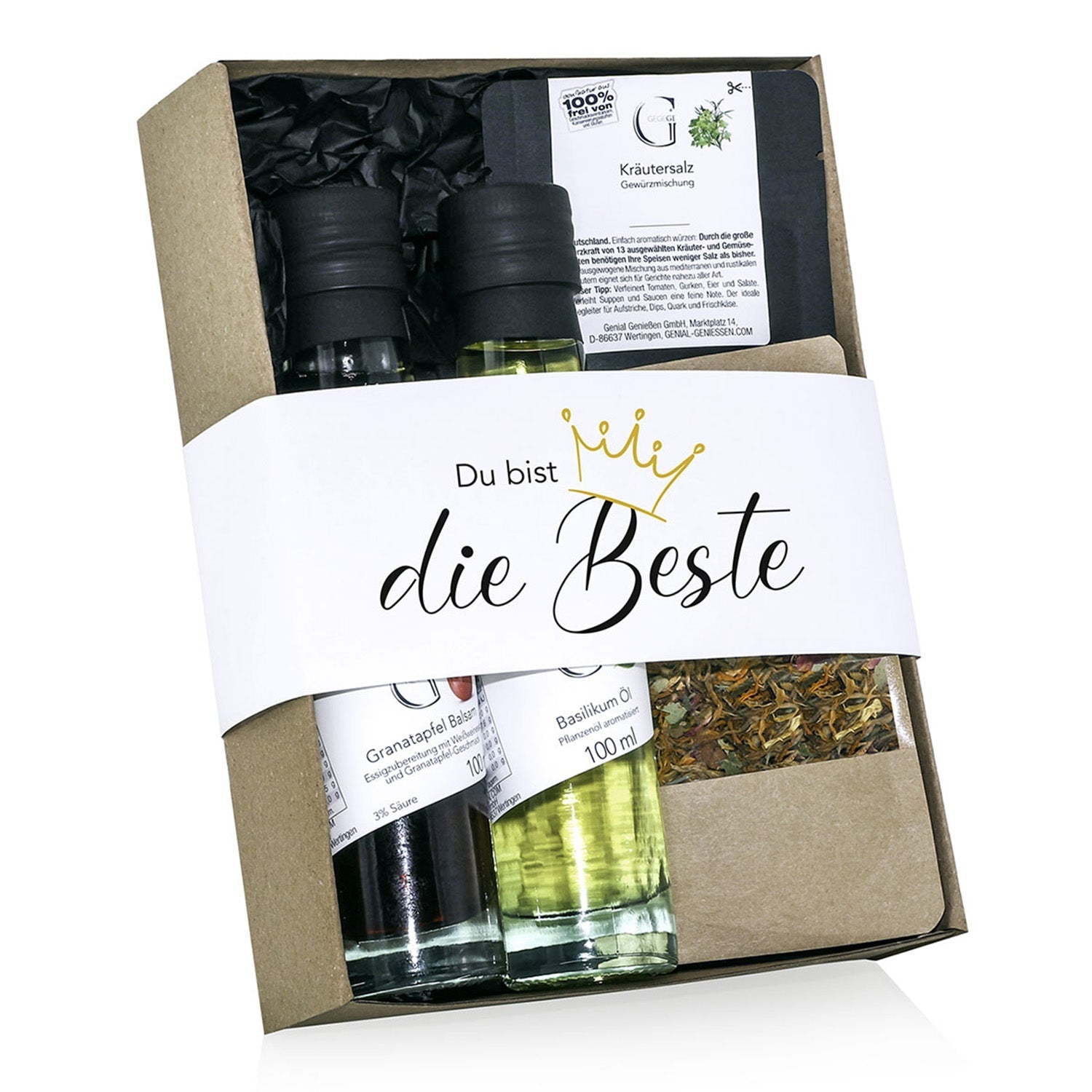 Das Geschenk-Set „Du bist die Beste“ besteht aus einer weißen Banderole mit Krone, zwei Flaschen (dunkler Granatapfel Balsam und helles Basilikum Öl) und einer Kräutermischung in einer Kartonschachtel, gefüllt mit schwarzen Spänen, und ist somit ein bezauberndes Geschenk.