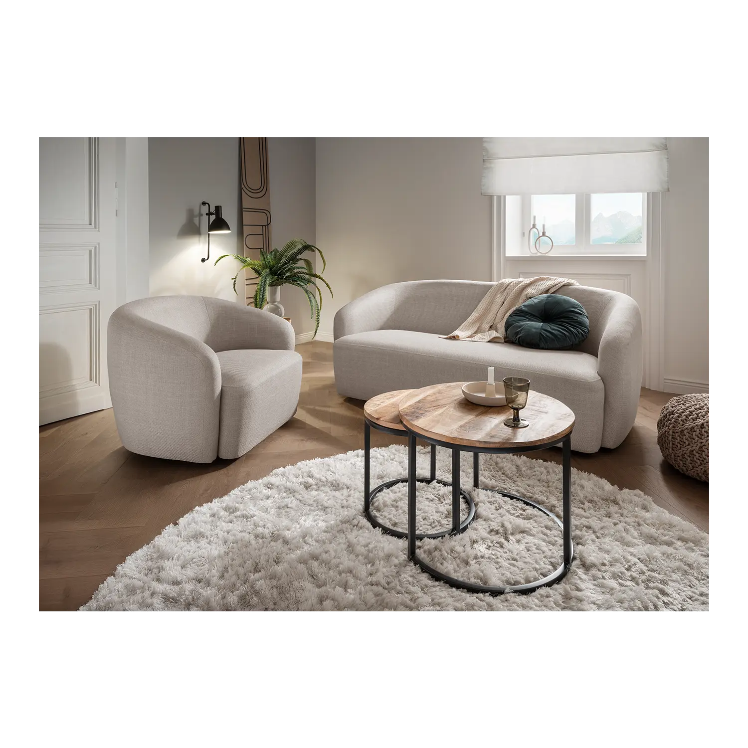 Loungeset in einem modernen Wohnzimmer