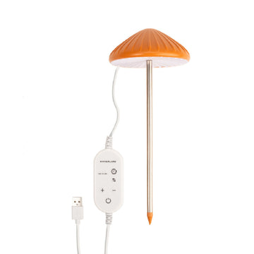 Orangefarbene USB-Pflanzenleuchte in Pilzform mit einem Teleskopstab aus Metall und einem weißen Steuerschalter, der am Kabel befestigt ist.