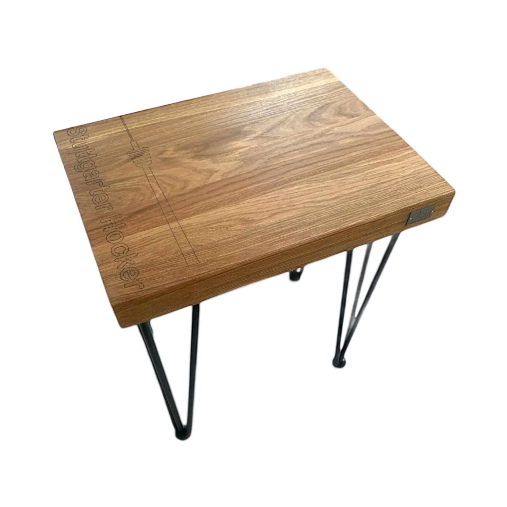 Stuttgarter Hocker, kleiner Eichentisch mit schwarzen Metallbeinen, Draufsicht auf Weiß.
