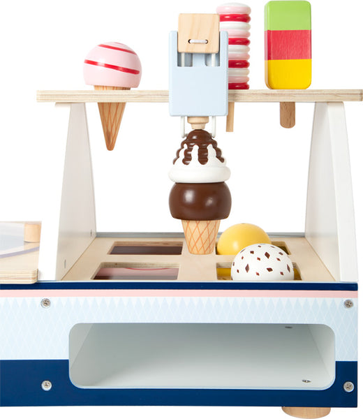 Eistheke-Eisstand aus Holz mit Spieleis, buntem Eis am Stiel und magnetischem Eisportionierer für endloses, fantasievolles Spielen.