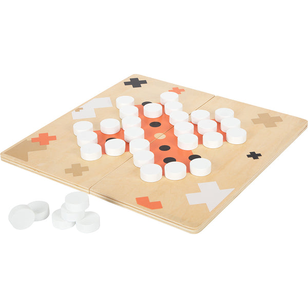 Holzbrettspiel mit Solitär mit weißen runden Spielsteinen auf einem gemusterten Brett, zusätzlichen Spielsteinen und einem 2-in-1-Spielbrettdesign mit Mühle an der Seite.