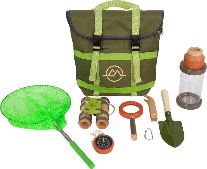 Entdeckerspielzeug für kleine Abenteurer: Grünes Adventure Kit mit Rucksack, Netz, Fernglas, Kompass, Schaufel, Wasserflasche und weiteren Tools – perfekt für spannende Abenteuertouren in der Natur.
